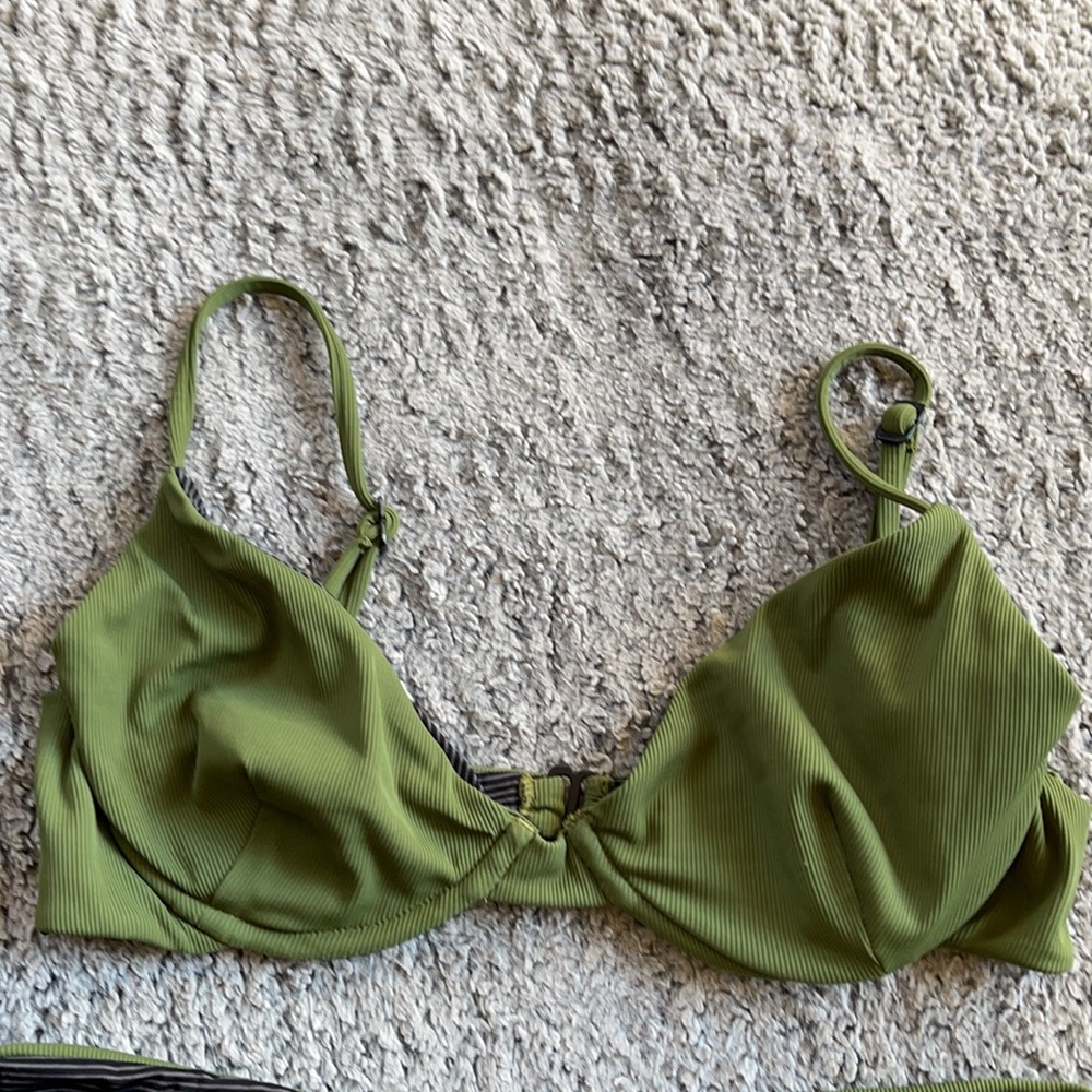 \\sold Acacia ribbed basil XL set - Picture 2 of 5